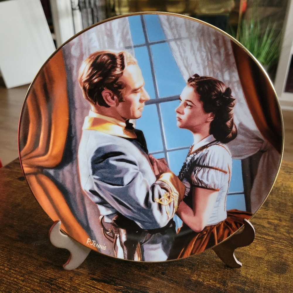 Decorative Gone With The Wind Plate with Ashley And Scarlett Scene